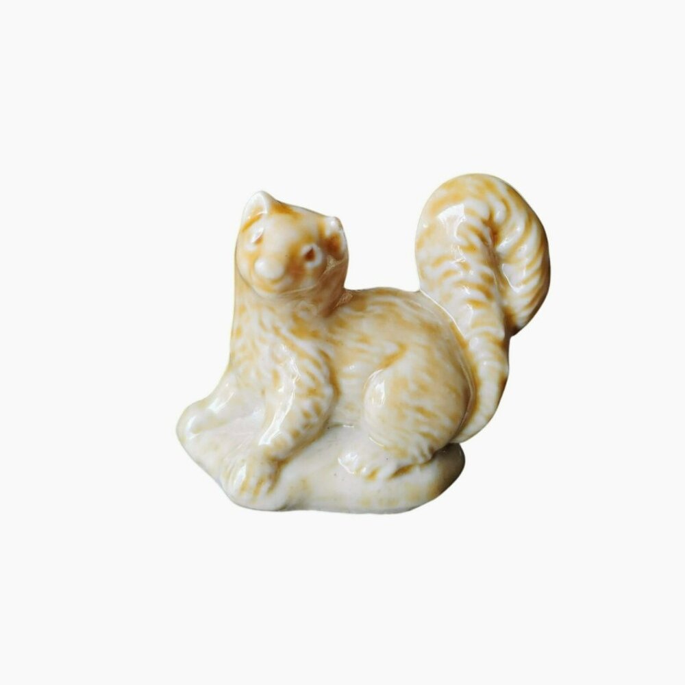 Wade Whimsies Pine Martin Figurine, England Vintage Mini Porcelain Red Squirrel
